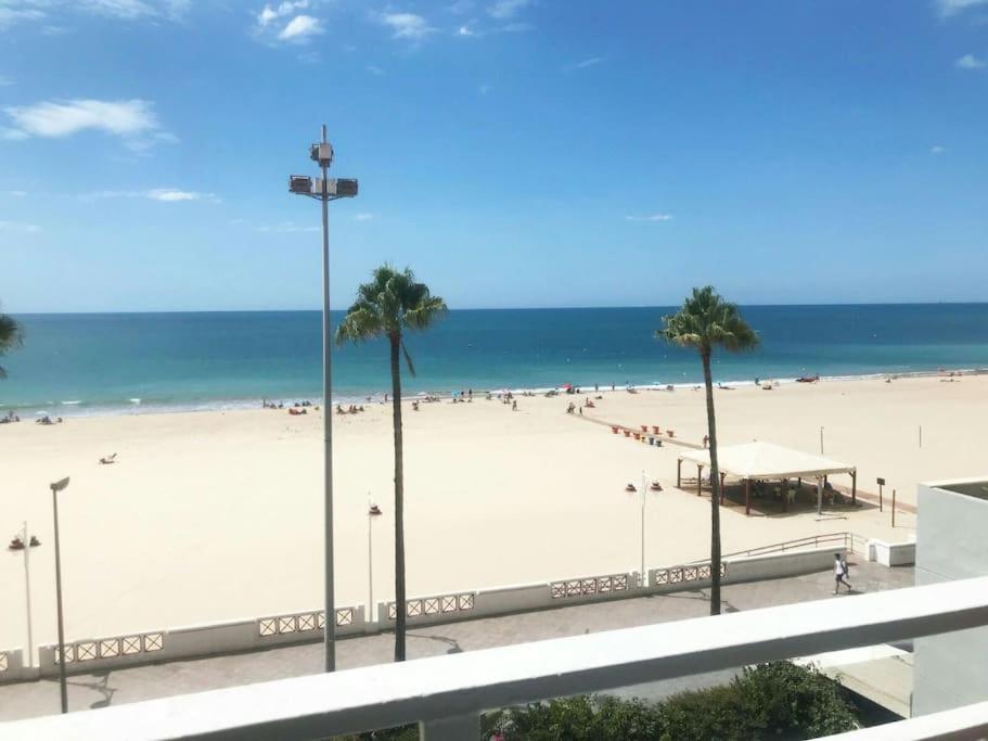 Cadiz Paseo Maritimo Playa Victoria Frontal Mar Apartment Exterior foto